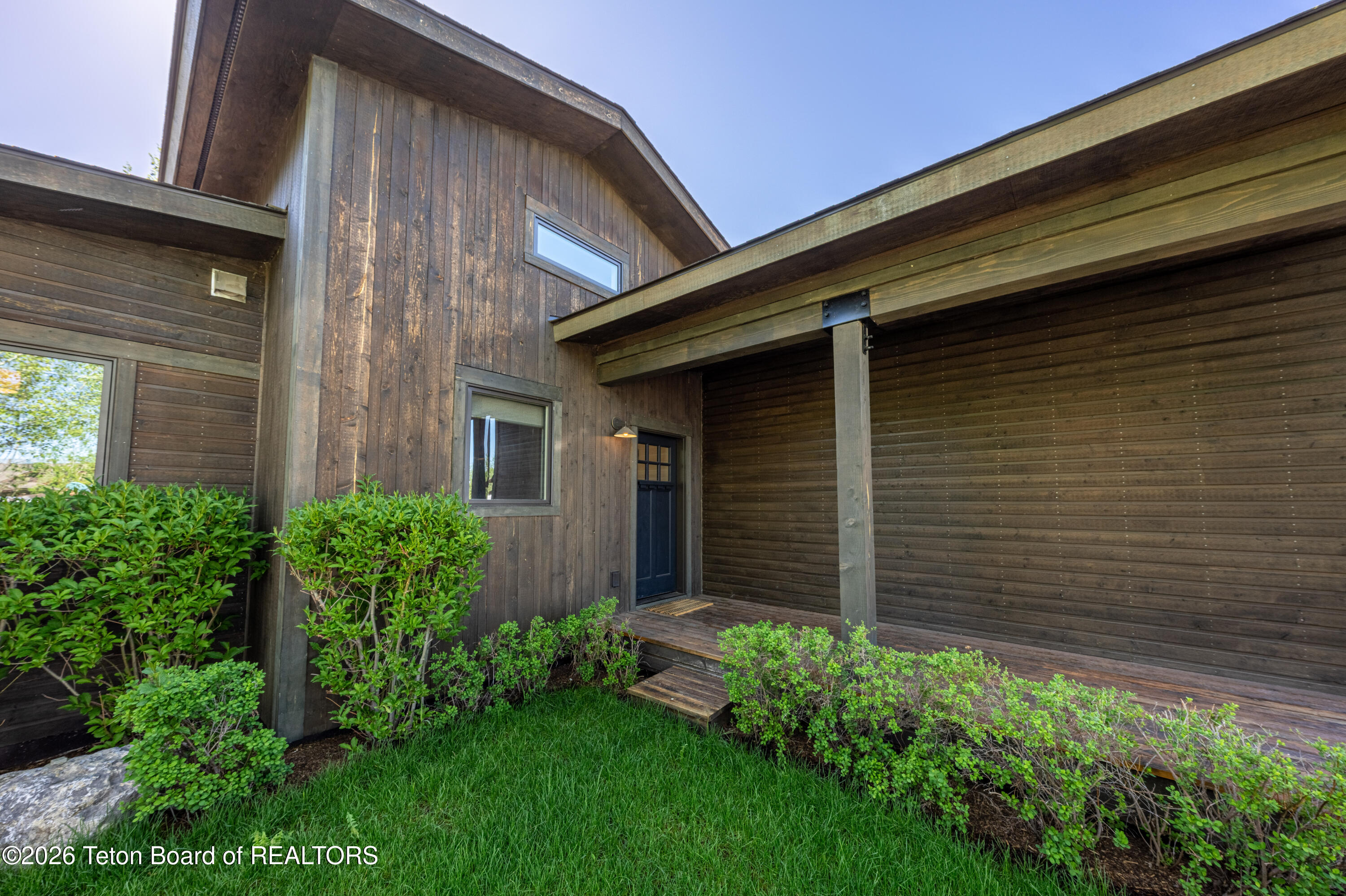 3230 West King Eider Road Jackson, WY 83001 - Photo 4 of 24 3230KingEider_JGPhoto-4