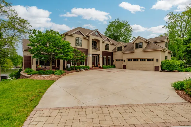 $4,895,000 | N49W35398 East Wisconsin Avenue, Oconomowoc, WI 53066