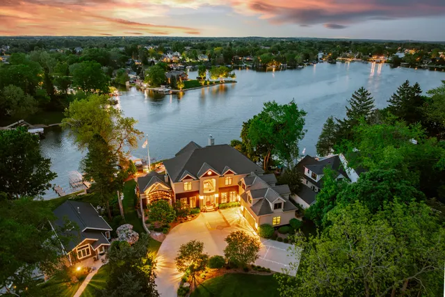 $4,895,000 | N49W35398 East Wisconsin Avenue, Oconomowoc, WI 53066