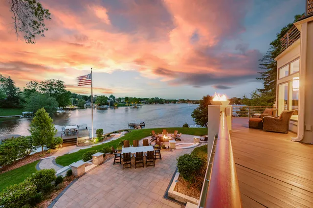 $4,895,000 | N49W35398 East Wisconsin Avenue, Oconomowoc, WI 53066
