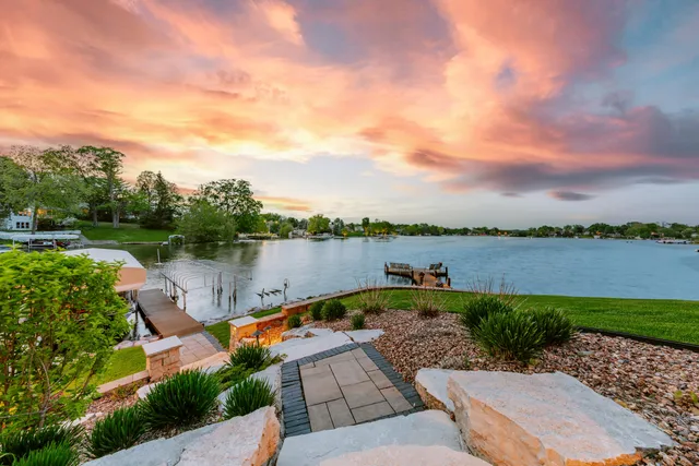 $4,895,000 | N49W35398 East Wisconsin Avenue, Oconomowoc, WI 53066