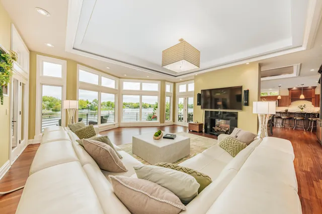 $4,895,000 | N49W35398 East Wisconsin Avenue, Oconomowoc, WI 53066