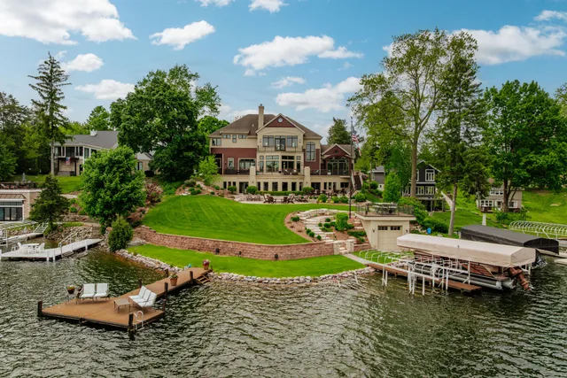 $4,895,000 | N49W35398 East Wisconsin Avenue, Oconomowoc, WI 53066