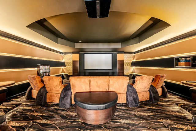 $4,895,000 | N49W35398 East Wisconsin Avenue, Oconomowoc, WI 53066