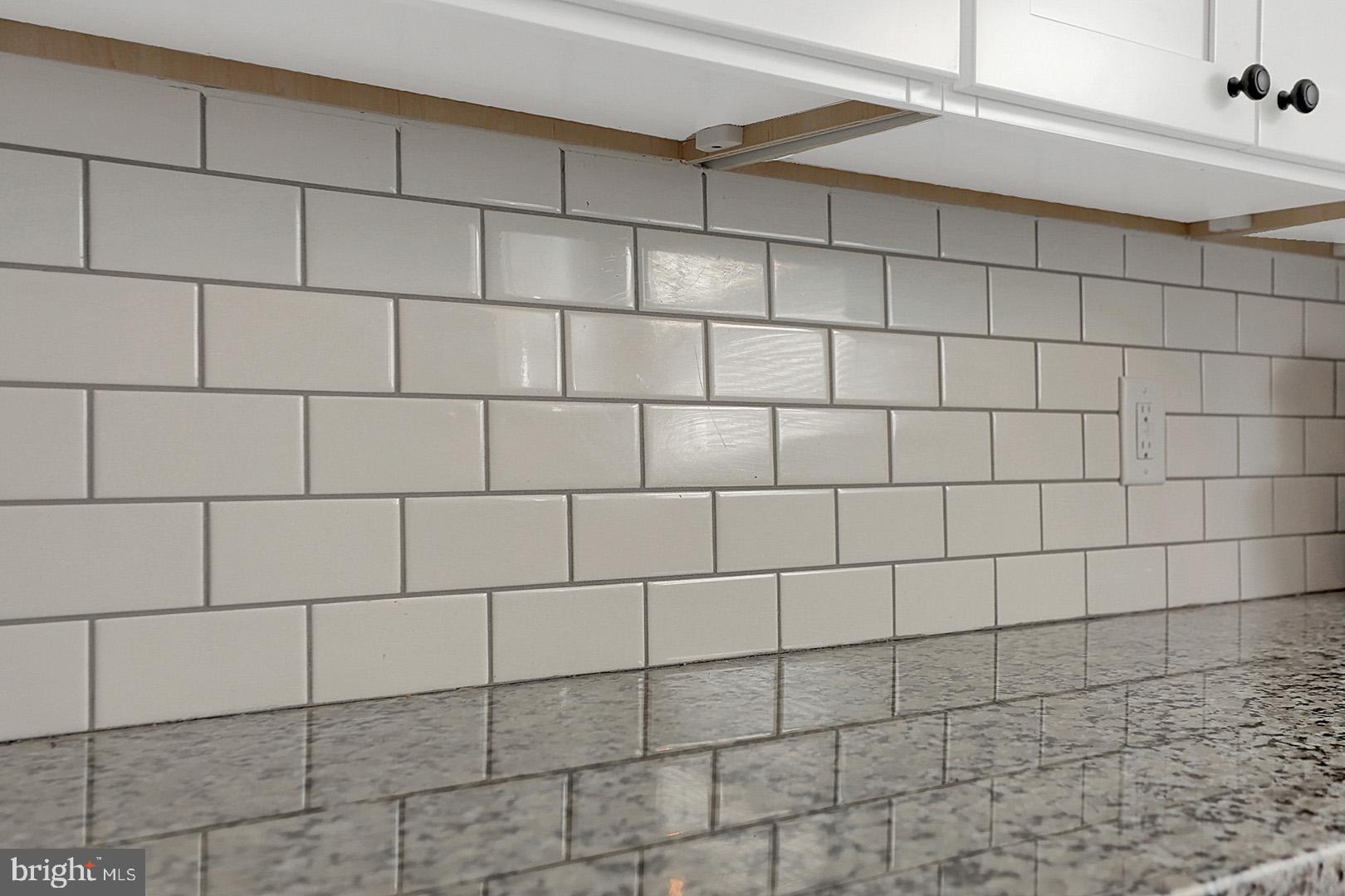 302 Parkside Avenue Reading, PA 19607 - Photo 14 of 27 Subway tile backsplash in Kitchen