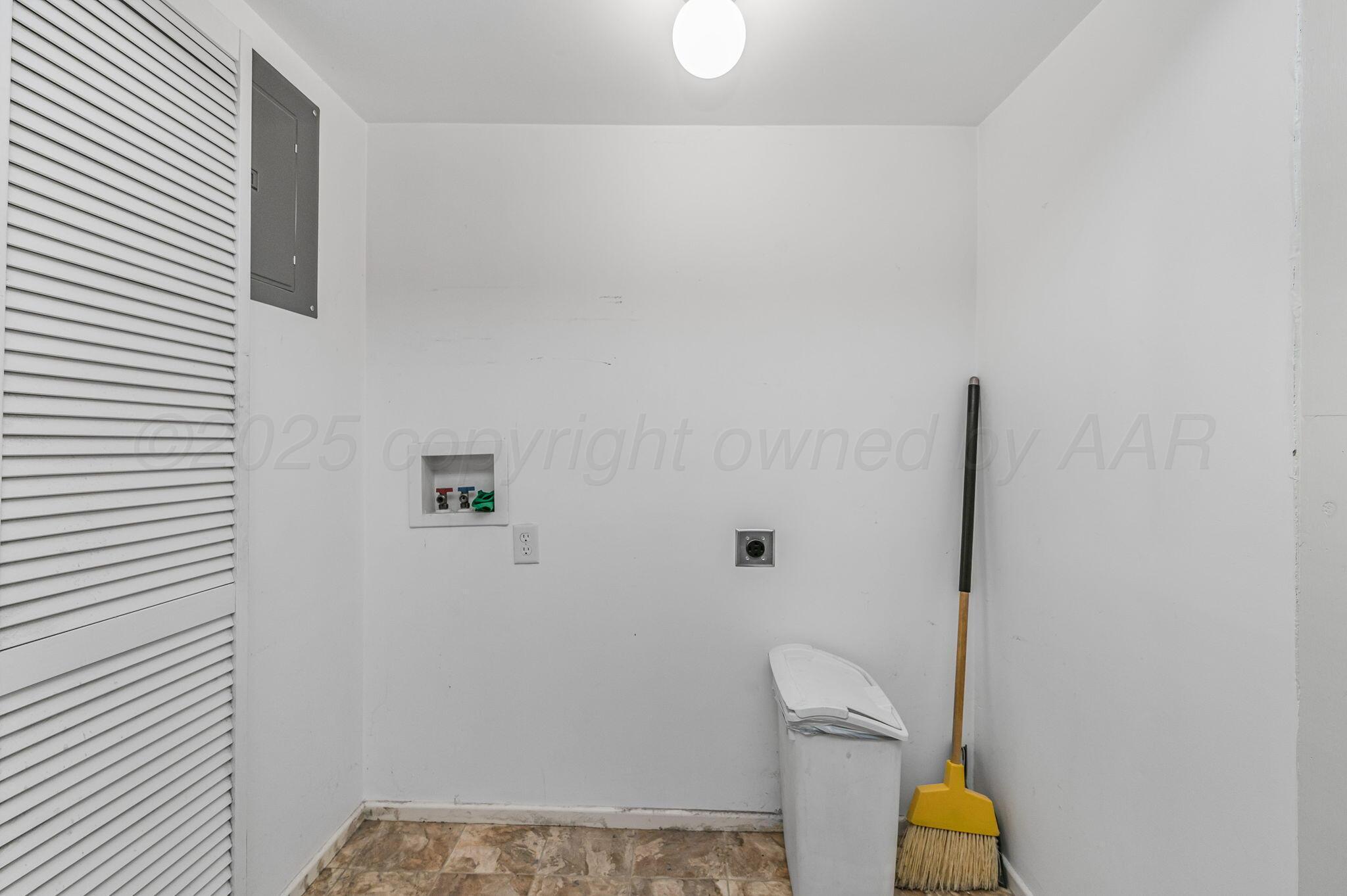 4705 South Rusk Street Amarillo, TX 79110 - Photo 11 of 17 4705 S Rusk 11