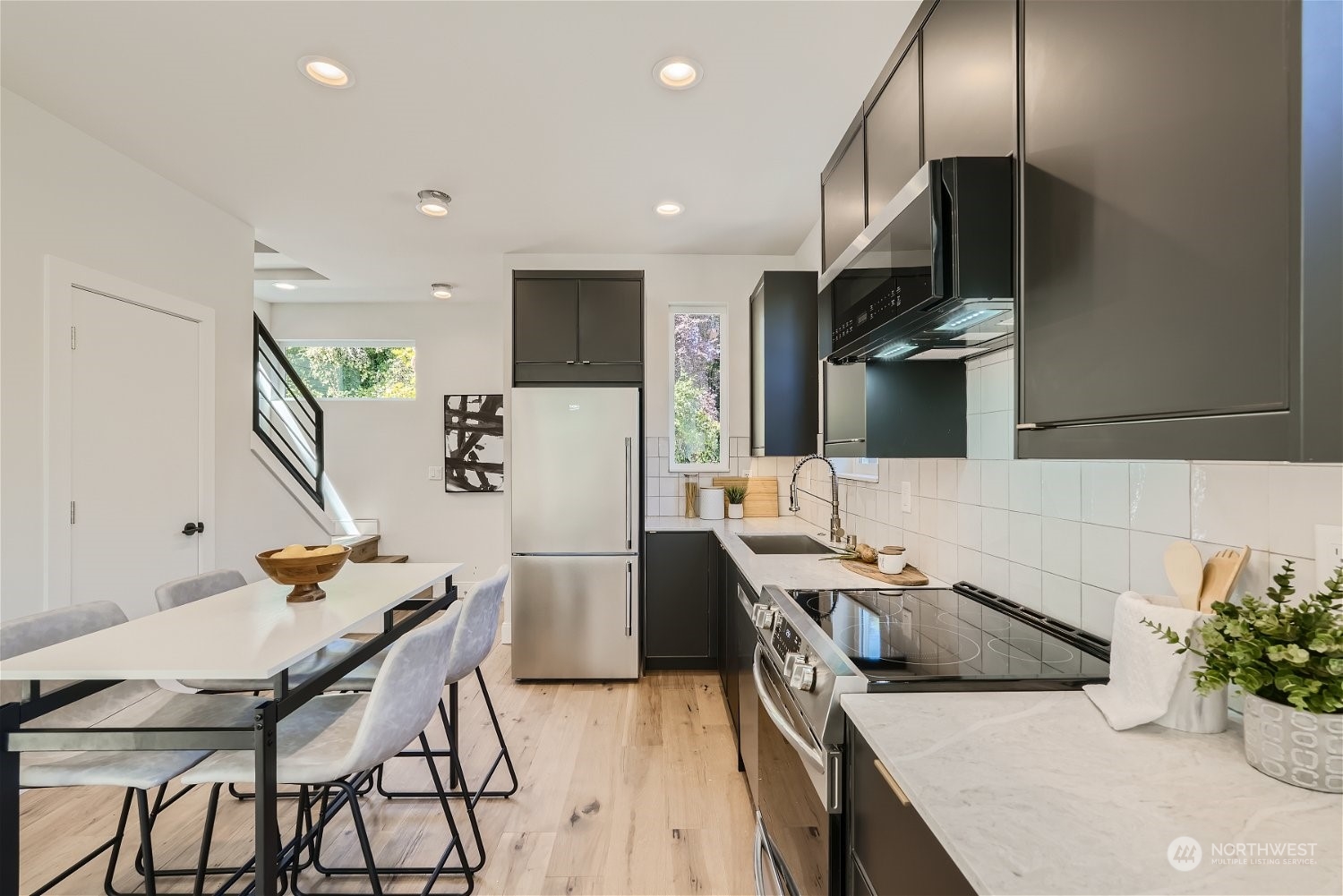 1701 South Walker Street Seattle, WA 98144 - Photo 12 of 26