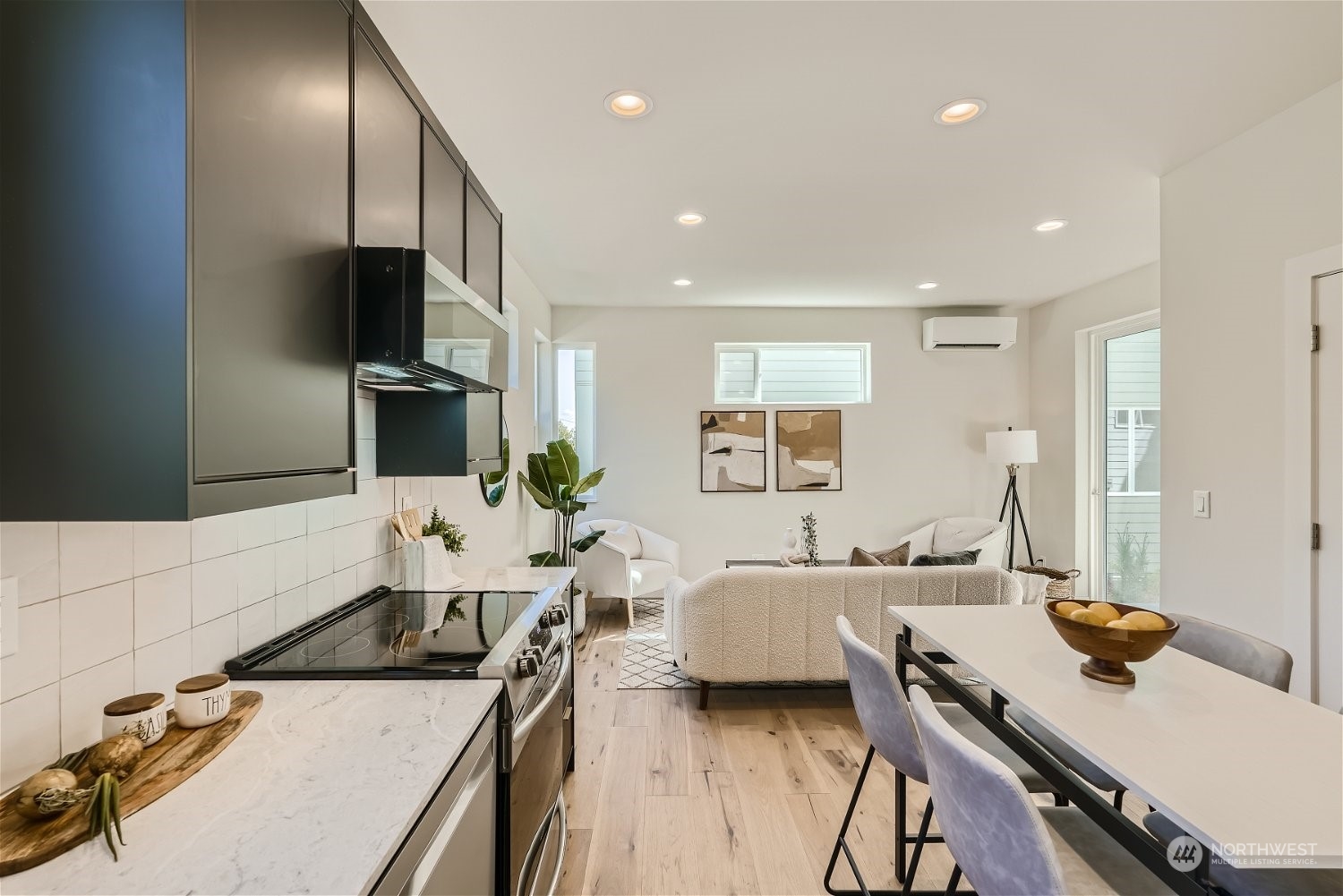 1701 South Walker Street Seattle, WA 98144 - Photo 15 of 26