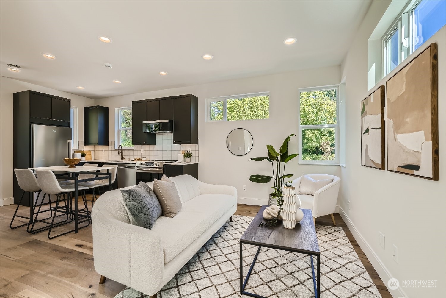 1701 South Walker Street Seattle, WA 98144 - Photo 4 of 26