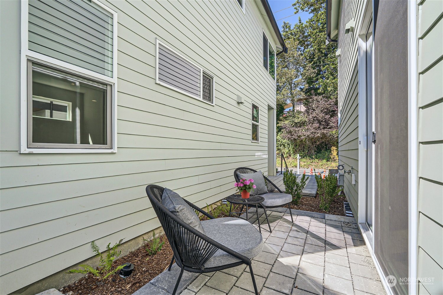 1701 South Walker Street Seattle, WA 98144 - Photo 6 of 26