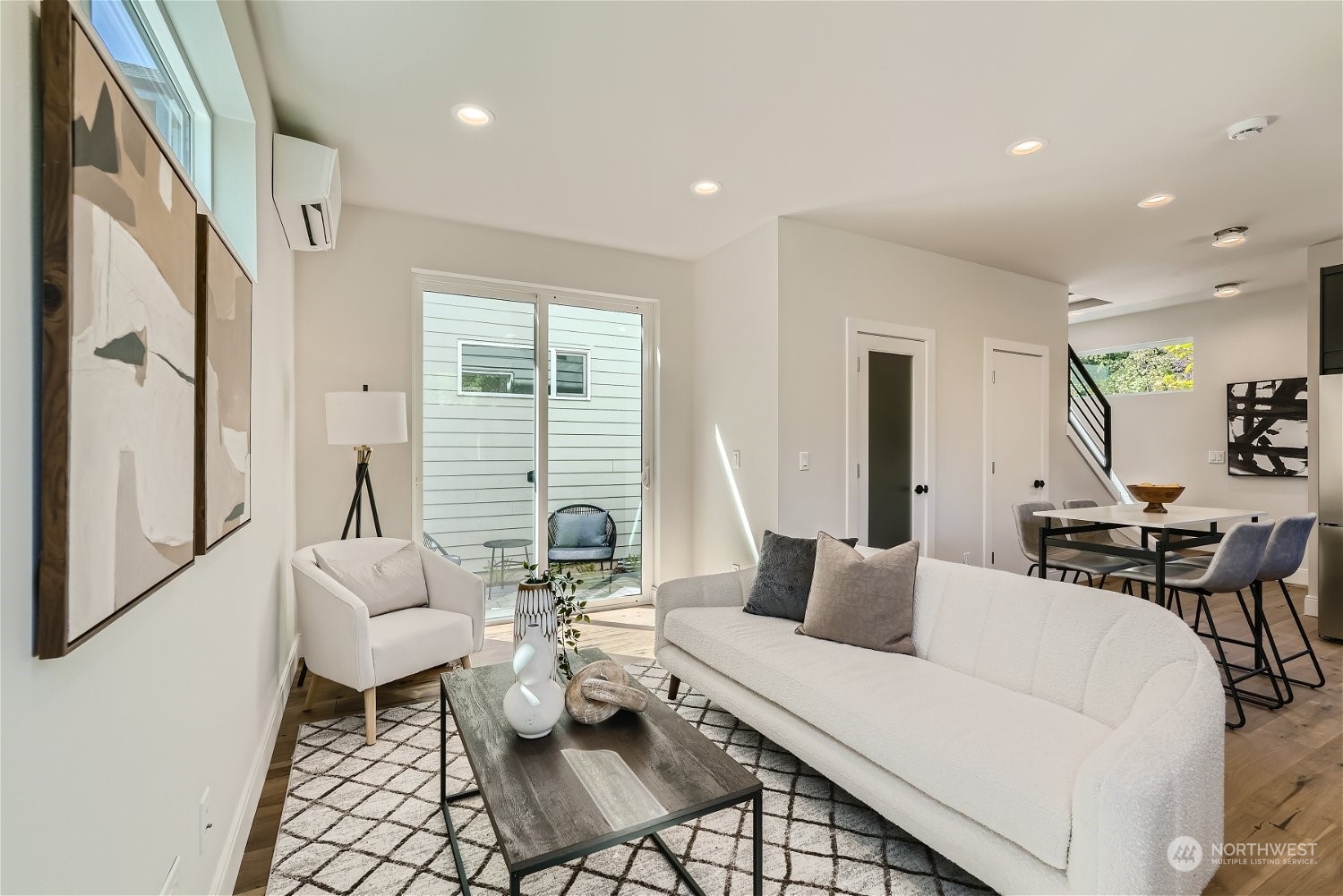 1701 South Walker Street Seattle, WA 98144 - Photo 8 of 26