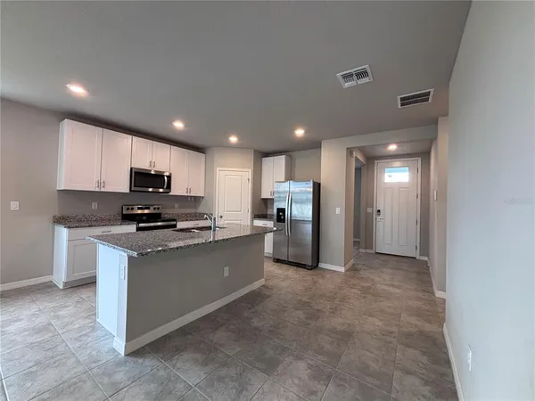 $2,700 | 7009 Feather River Place, Parrish, FL 34219