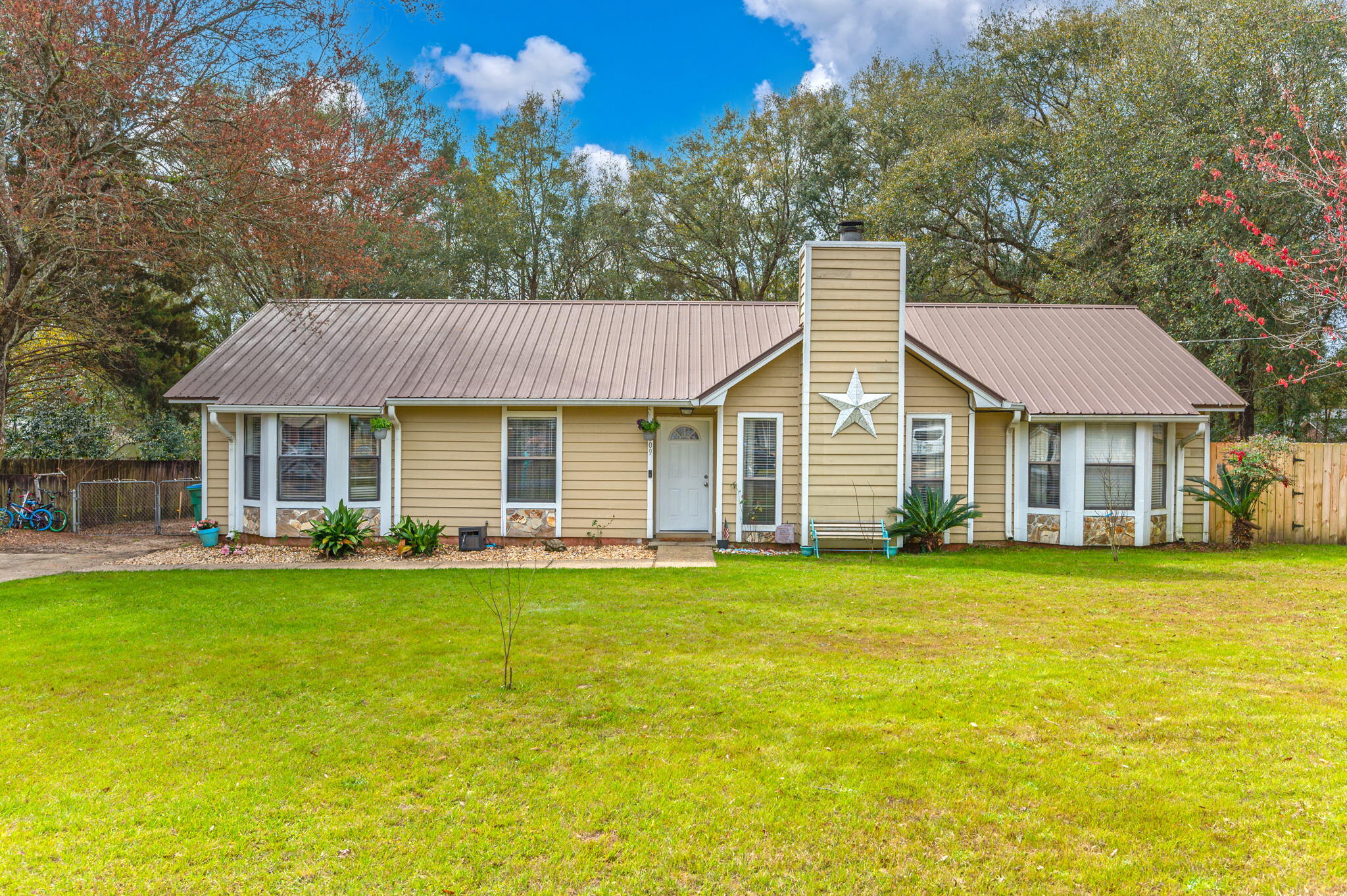 309 Springwood Circle Crestview, FL 32536 - Photo 1 of 37 Front