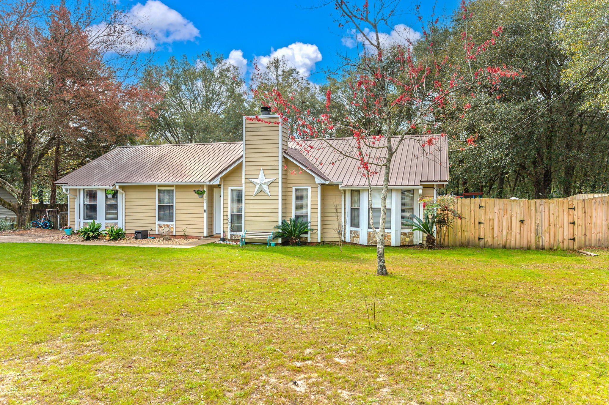 309 Springwood Circle Crestview, FL 32536 - Photo 2 of 37 2-web-or-mls-309 Springwood Circle Exter