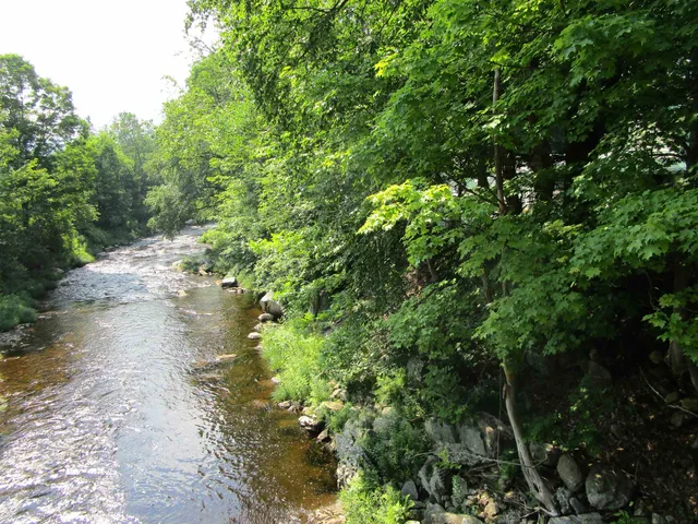 $430,000 | 1950 North Main Street, Londonderry, VT 05148