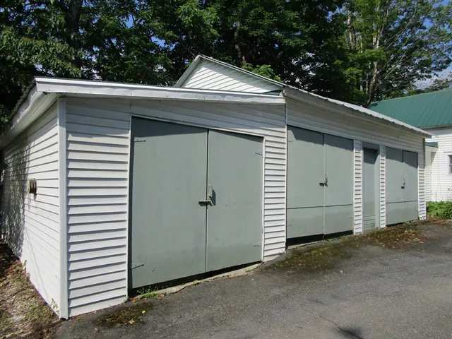 $430,000 | 1950 North Main Street, Londonderry, VT 05148