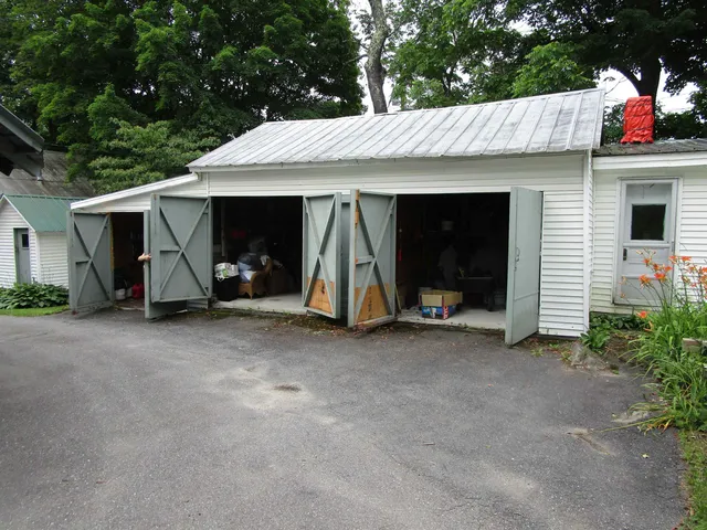 $430,000 | 1950 North Main Street, Londonderry, VT 05148