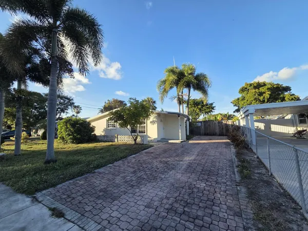 $2,200 | 5751 Southwest 37th Street, Davie, FL 33314