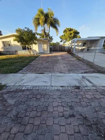 $2,200 | 5751 Southwest 37th Street, Davie, FL 33314