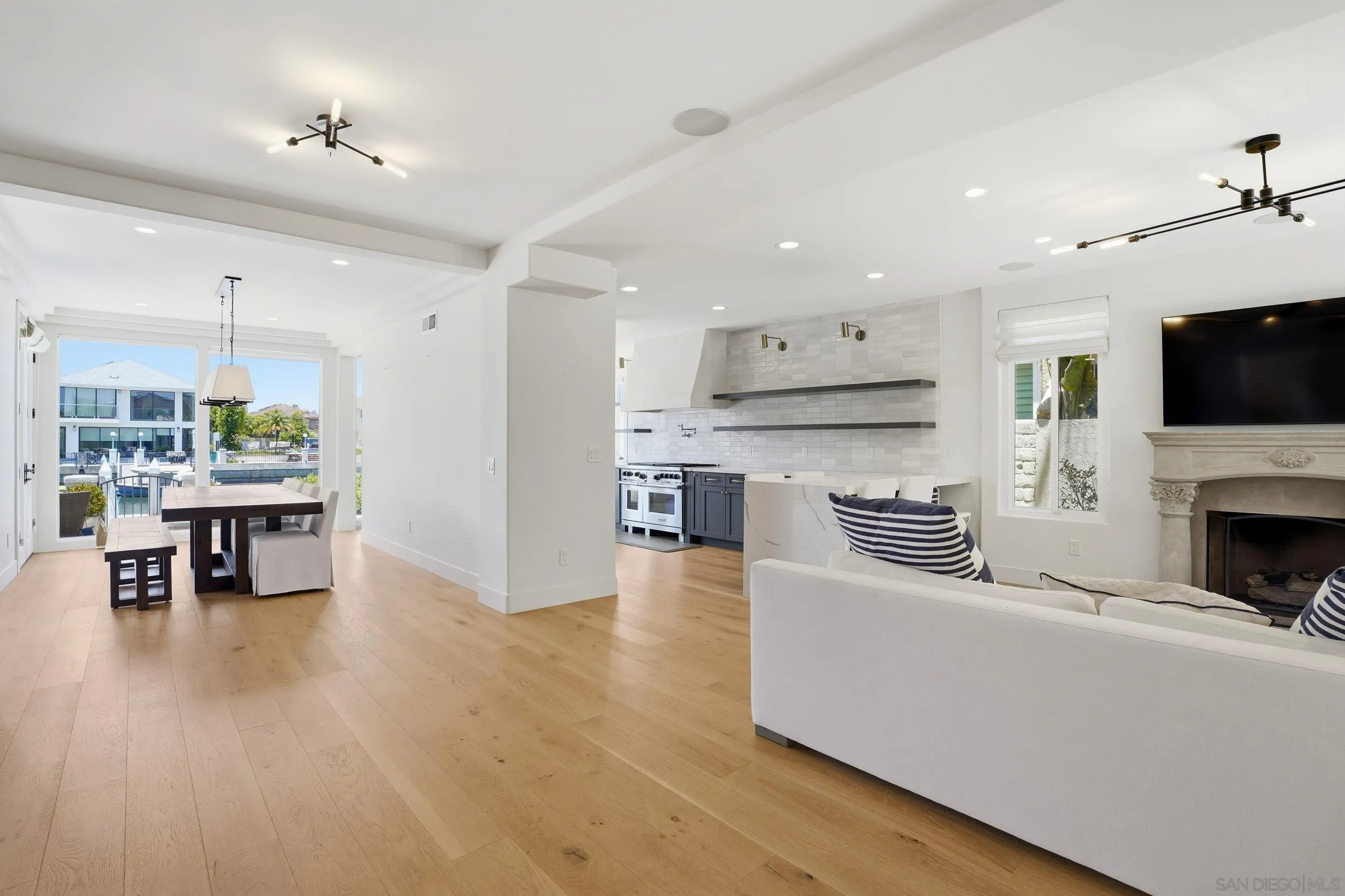 40 Spinnaker Way Coronado, CA 92118 - Photo 12 of 51
