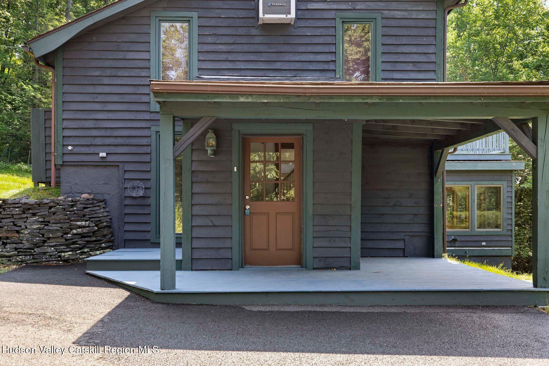 376 Abbey Road Mount Tremper, NY 12457 - Photo 3 of 37 photo_online_065