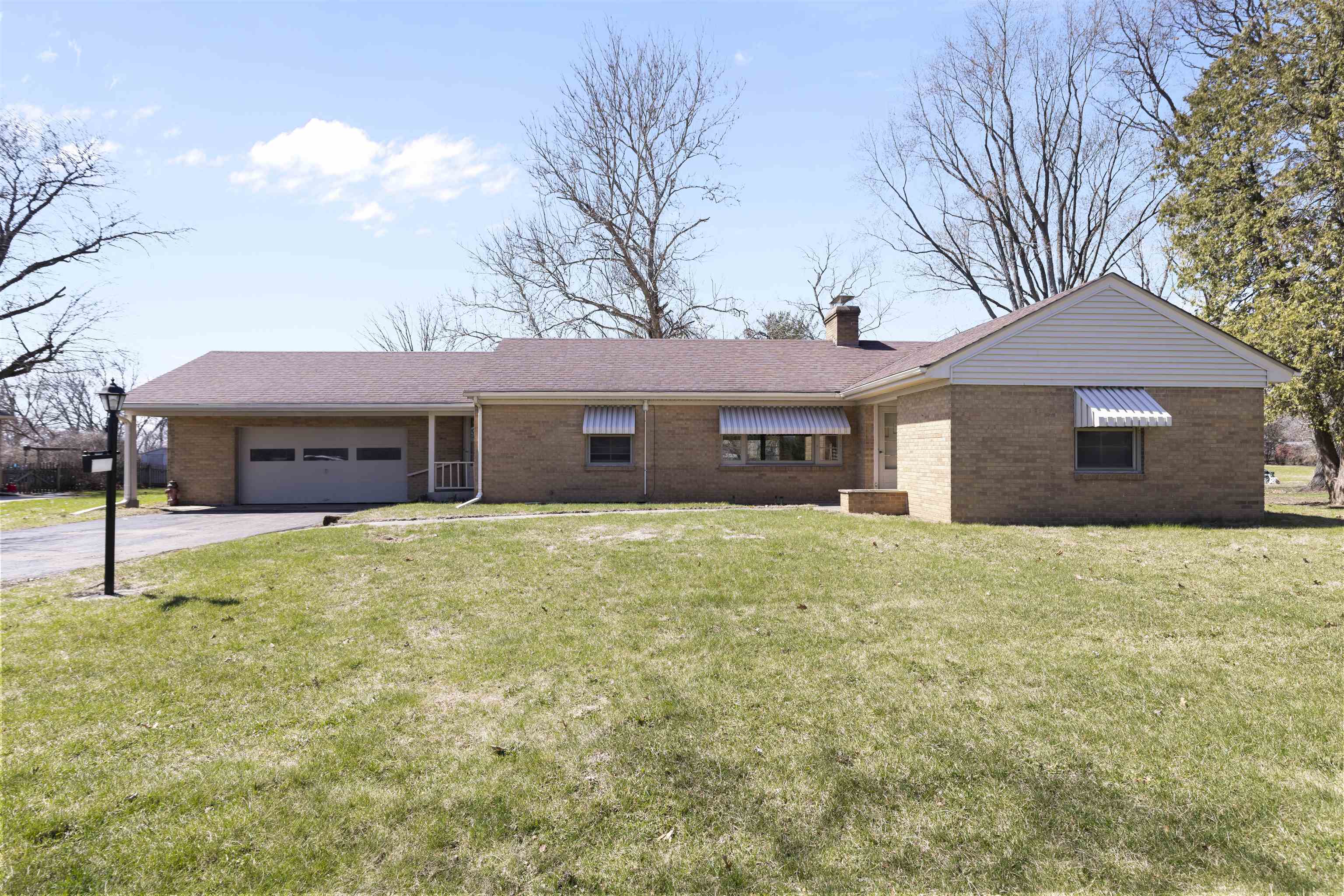 606 North Alpine Road Rockford, IL 61107 - Photo 1 of 18 Gallery Image 1