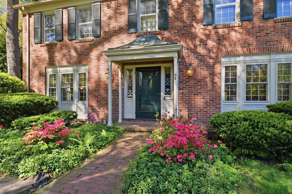 38 Oxford Road Longmeadow, MA 01106 - Photo 2 of 42
