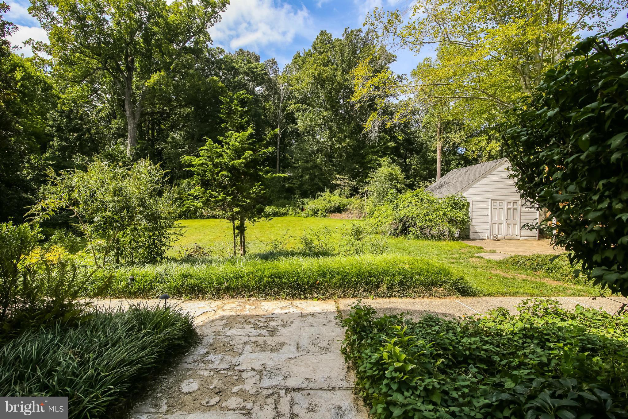 9108 Burning Tree Road Bethesda, MD 20817 - Photo 4 of 18 Exterior (Rear)