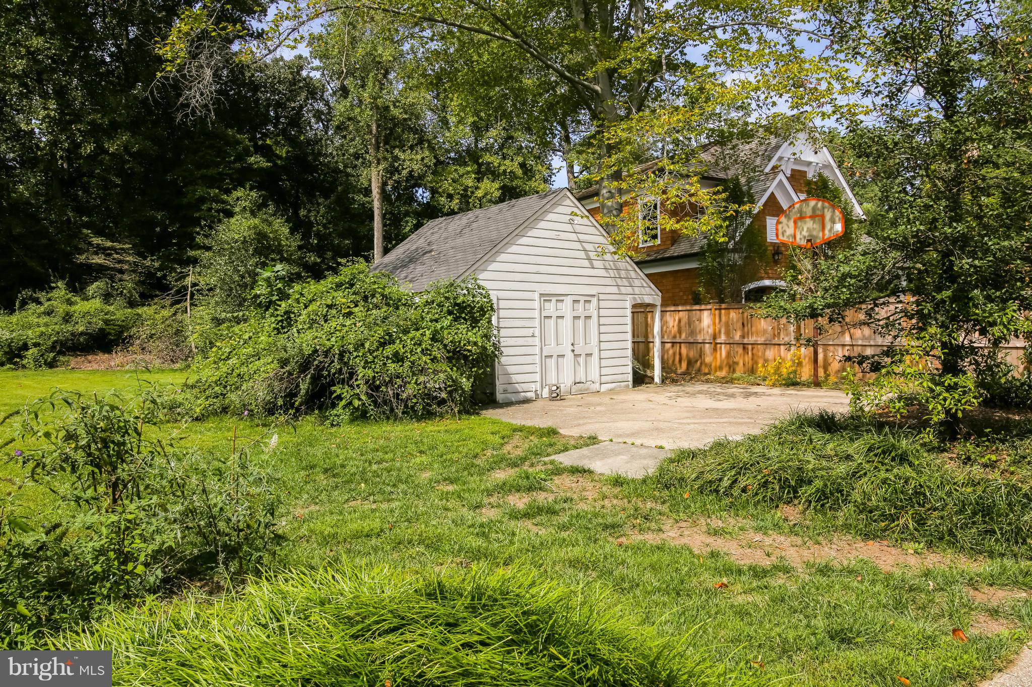 9108 Burning Tree Road Bethesda, MD 20817 - Photo 6 of 18 Exterior (Rear)