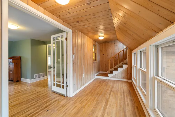 $549,900 | 907 1st Drive Northwest, Austin, MN 55912