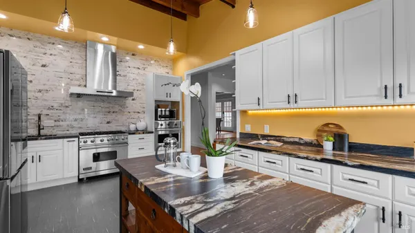 $1,450,000 | 723 Alice Street, Novato, CA 94945