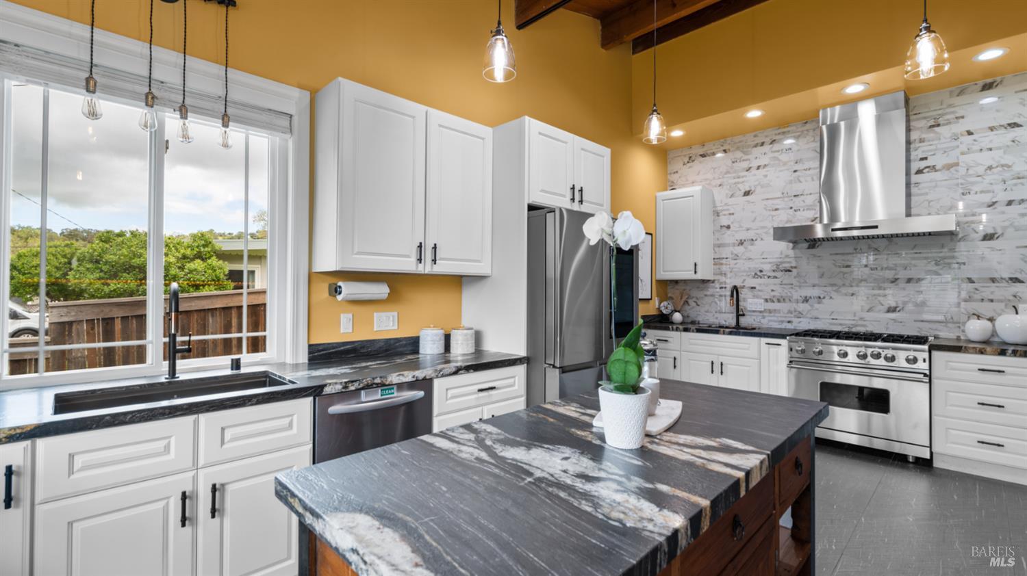 723 Alice Street Novato, CA 94945 - Photo 6 of 62