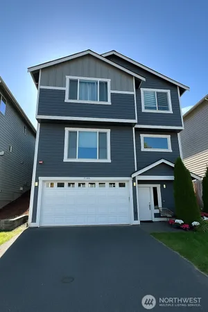 $819,900 | 2704 South 120th Place, Seattle, WA 98168