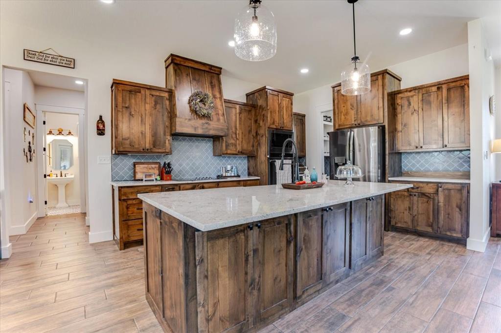 120 Lone Oak Road Mineral Wells, TX 76067 - Photo 3 of 40