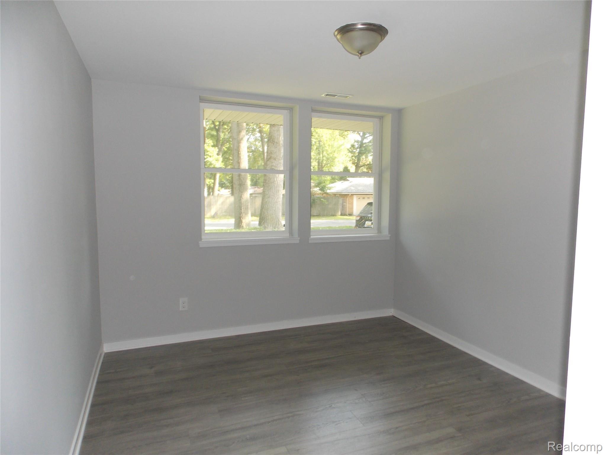21905 Stahelin Road Southfield, MI 48075 - Photo 25 of 33 DSCN3709.JPG