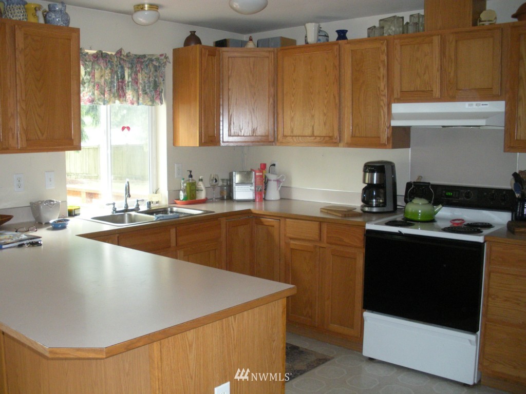 18406 Brandywine Court Southwest Rochester, WA 98579 - Photo 2 of 11 Gallery Image 2