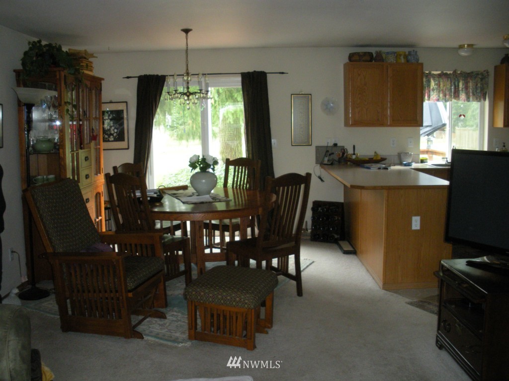 18406 Brandywine Court Southwest Rochester, WA 98579 - Photo 5 of 11 Gallery Image 5
