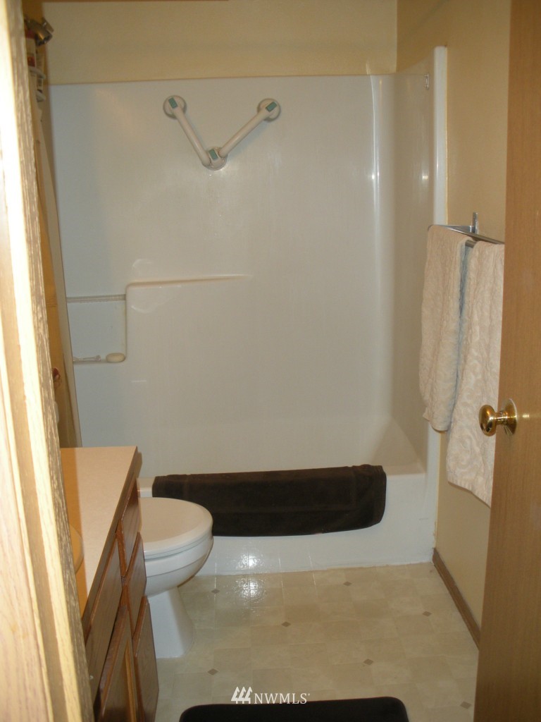 18406 Brandywine Court Southwest Rochester, WA 98579 - Photo 9 of 11 Gallery Image 9