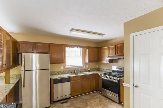 $1,615 | 595 Deering Drive, Douglasville, GA 30134