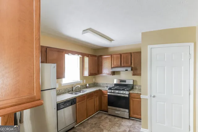 $1,615 | 595 Deering Drive, Douglasville, GA 30134