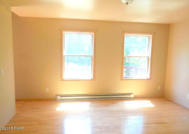 1052 Decker Road Bushkill, PA 18324 - Photo 5 of 10