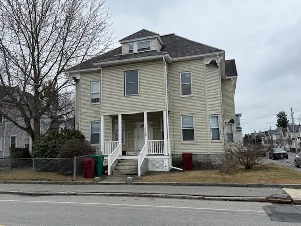 $2,095 | 538 Westford Street, Unit 3, Lowell, MA 01851