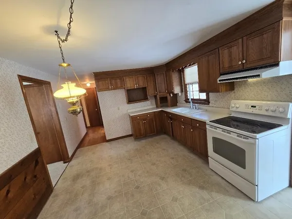 $357,000 | 46 Westwood Drive, Sturbridge, MA 01566