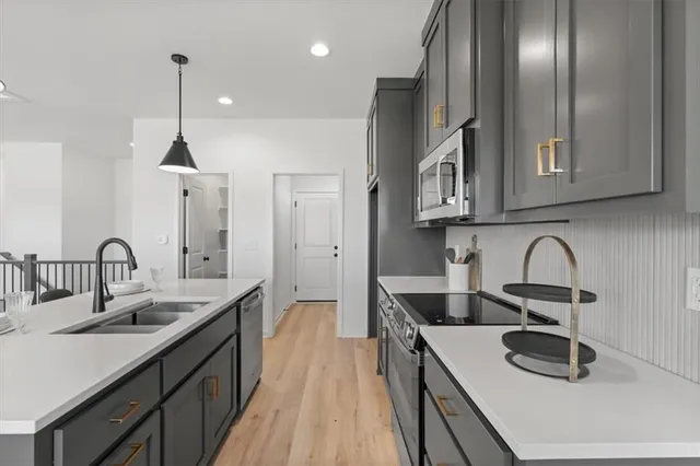 $527,000 | 2607 Southwest Firefly Lane, Lee's Summit, MO 64082