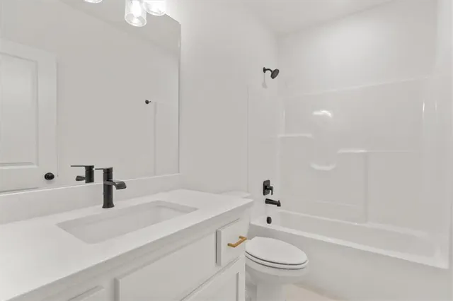 $527,000 | 2607 Southwest Firefly Lane, Lee's Summit, MO 64082