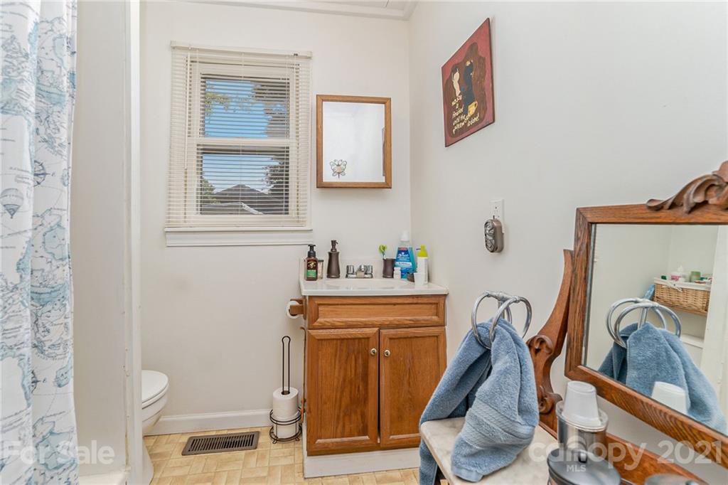 414 South Ridge Street Dallas, NC 28034 - Photo 12 of 30 Gallery Image 12