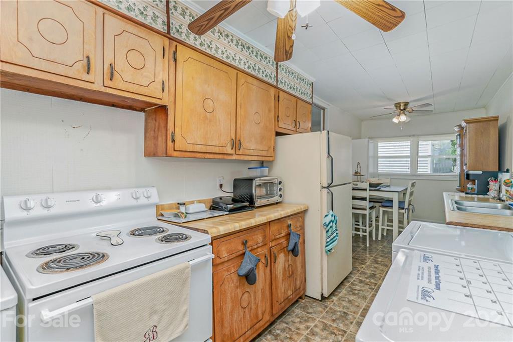 414 South Ridge Street Dallas, NC 28034 - Photo 3 of 30 Gallery Image 3