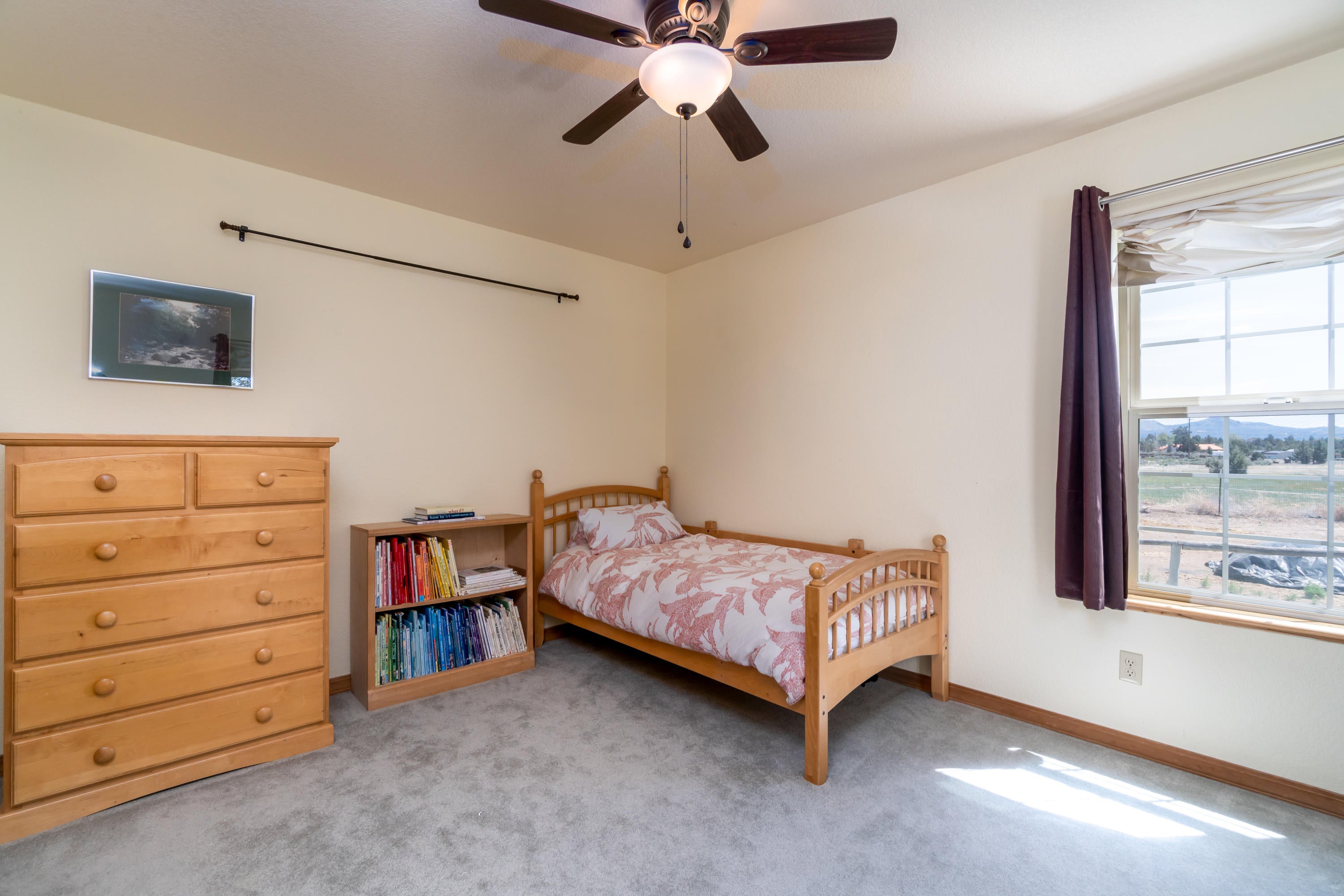 1422 Southwest Bent Loop Powell Butte, OR 97753 - Photo 34 of 47 1422BentLp_GuestBedroom1