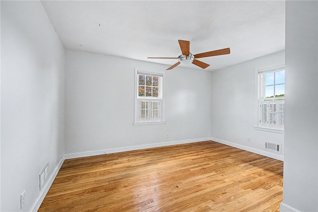 117 Larchmont Road Warwick, RI 02886 - Photo 16 of 44