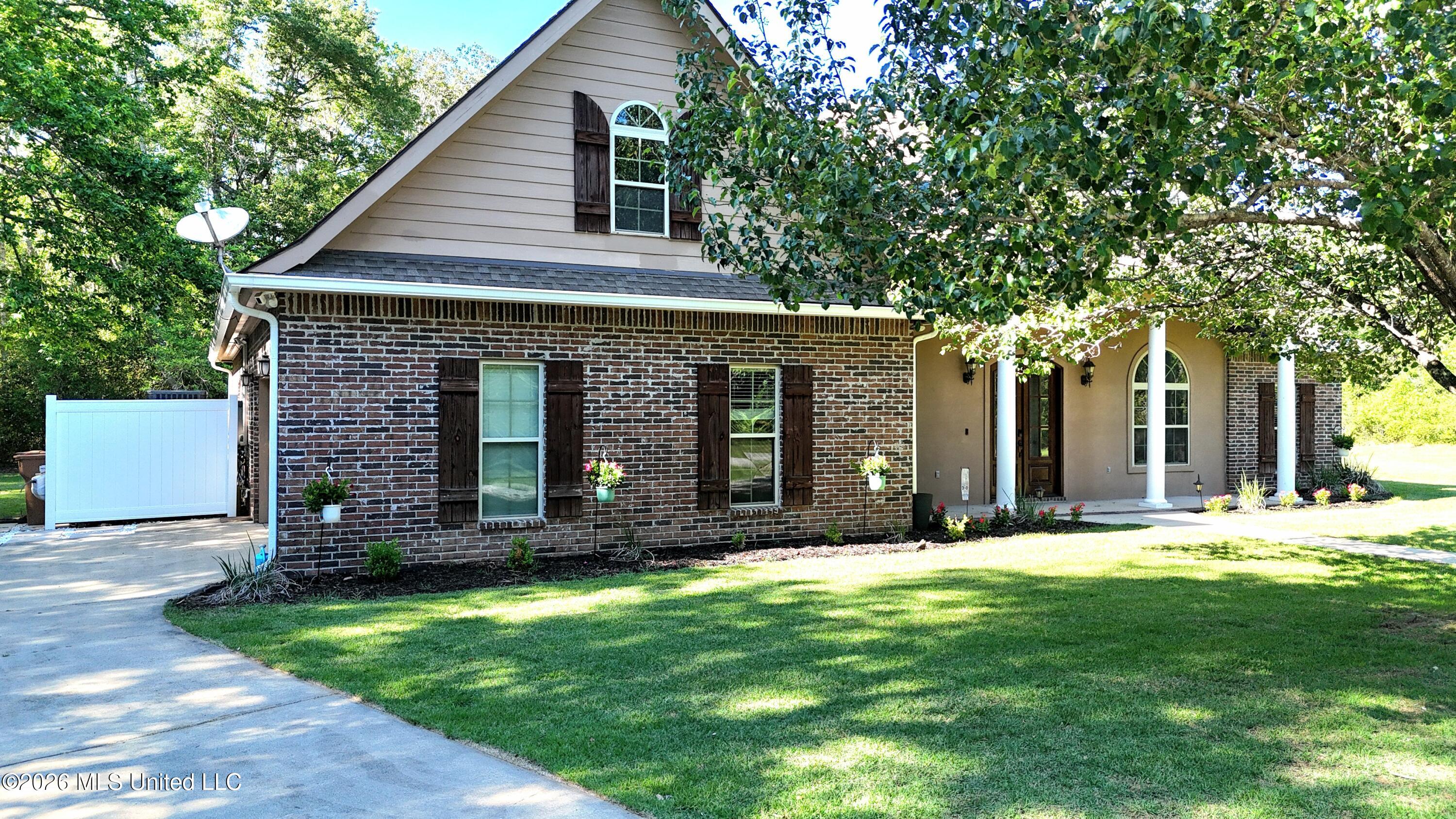 15548 Dobson Road D'Iberville, MS 39540 - Photo 51 of 55 Garage Side